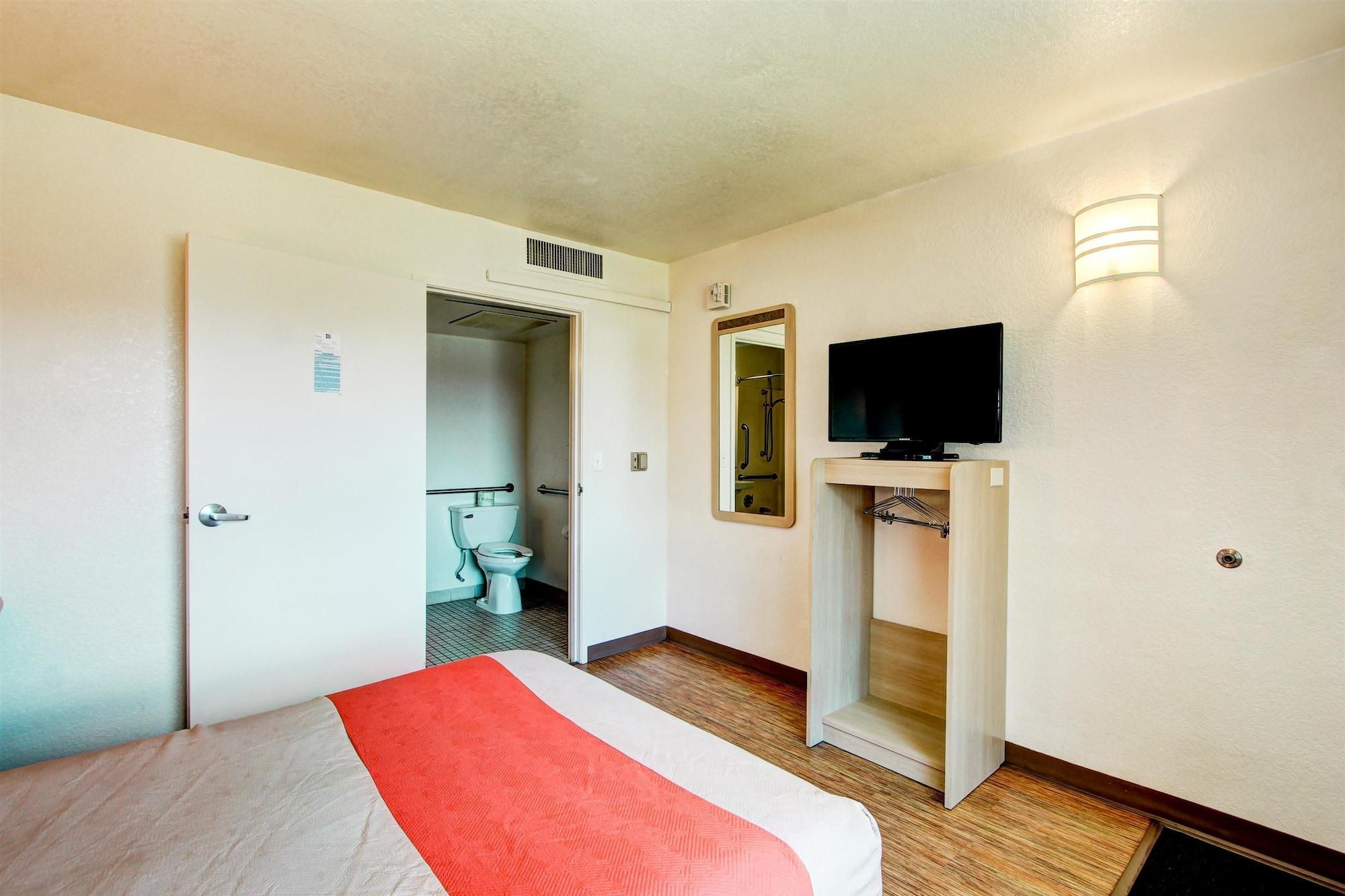 Motel 6-Denver, Co - Airport Екстер'єр фото