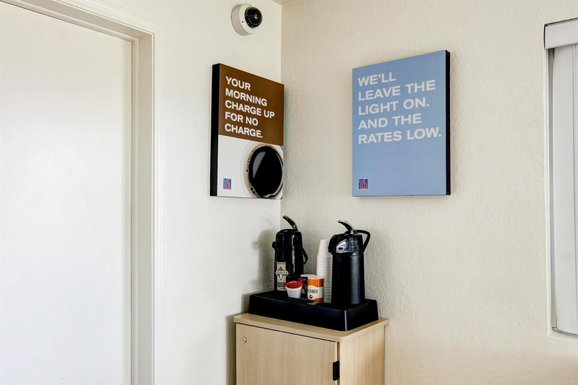 Motel 6-Denver, Co - Airport Екстер'єр фото